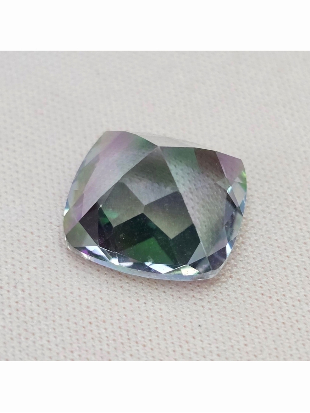 6.44 ct "Top Qulaity" Natural Rainbow Mystic Quartz - Picture 2 of 3
